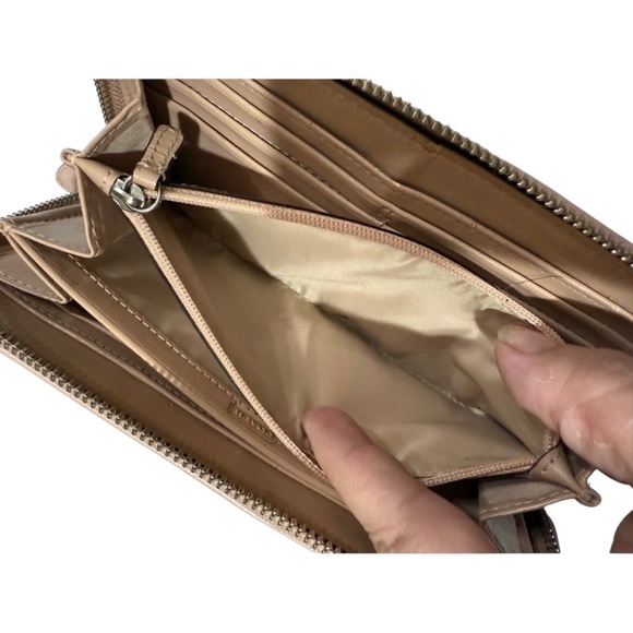 Coach Campbell Turnlock Leather Accordion Wallet - Pearlized Pink EUC - Picture 5 of 8